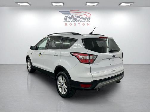 Oxford White 2018 Ford Escape SE