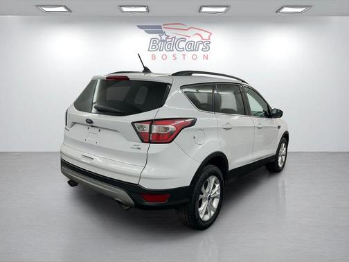 Oxford White 2018 Ford Escape SE