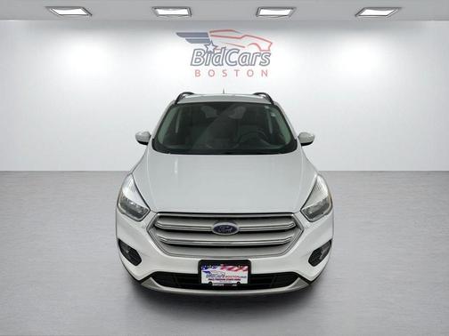 Oxford White 2018 Ford Escape SE