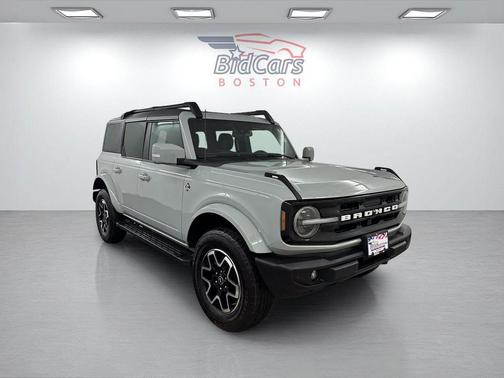 Cactus Green / Gray 2023 Ford Bronco Outer Banks