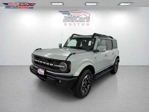 Cactus Green / Gray 2023 Ford Bronco Outer Banks