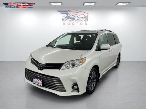 2019 Toyota Sienna XLE