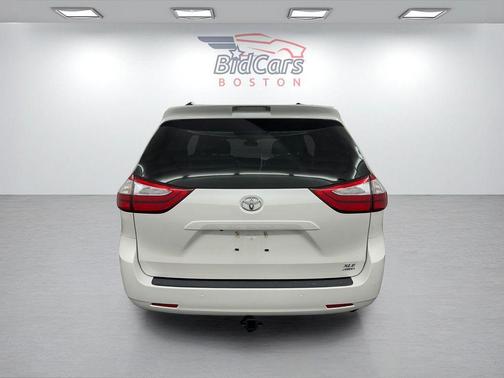 2019 Toyota Sienna XLE