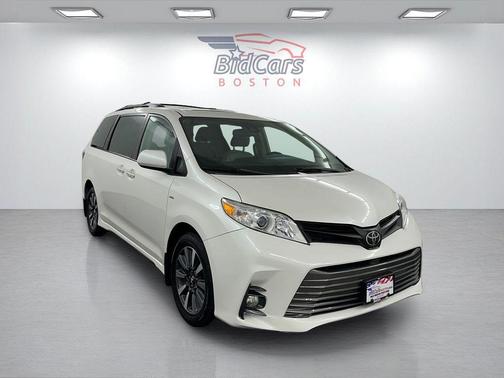 2019 Toyota Sienna XLE