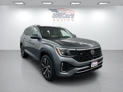 Platinum Gray Metallic 2024 Volkswagen Atlas 2.0T SEL Premium R-Line