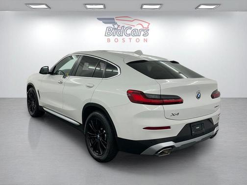 White 2022 BMW X4 xDrive30i