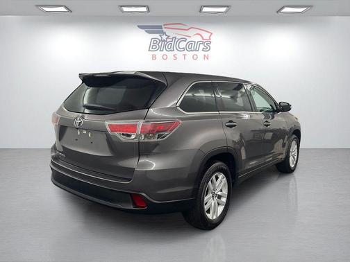 Gray 2016 Toyota Highlander LE