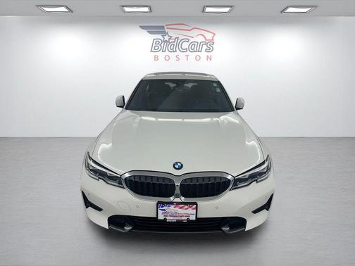 Alpine White 2019 BMW 330 i xDrive