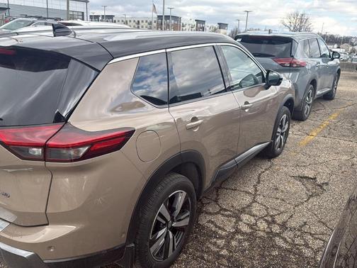 2024 Nissan Rogue SL