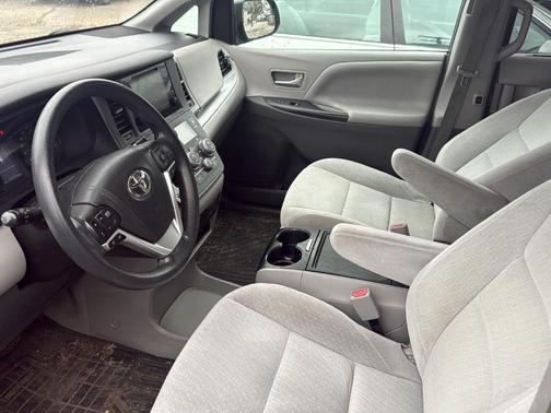 2015 Toyota Sienna 