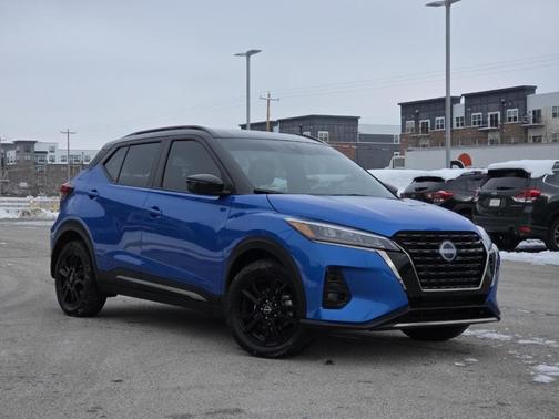 2023 Nissan Kicks SR