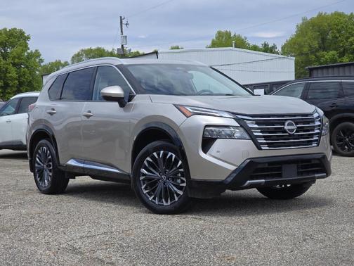 Champagne Silve 2024 Nissan Rogue Platinum