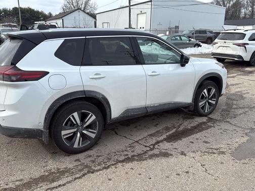 2025 Nissan Rogue SL