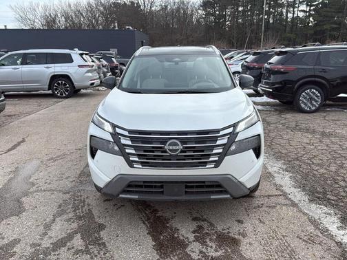 2025 Nissan Rogue SL