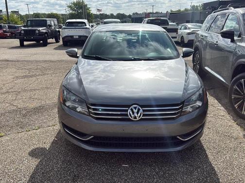 Platinum Gray Metallic 2012 Volkswagen Passat 2.5 SE