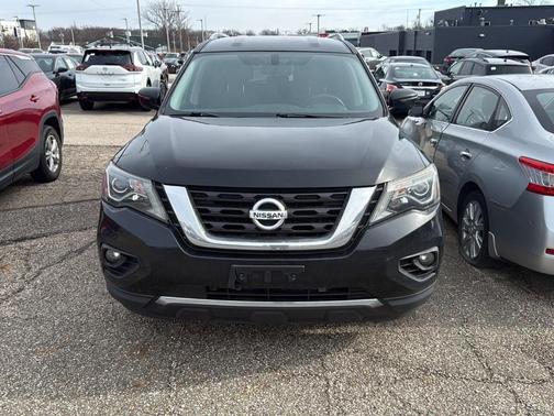 2017 Nissan Pathfinder SV