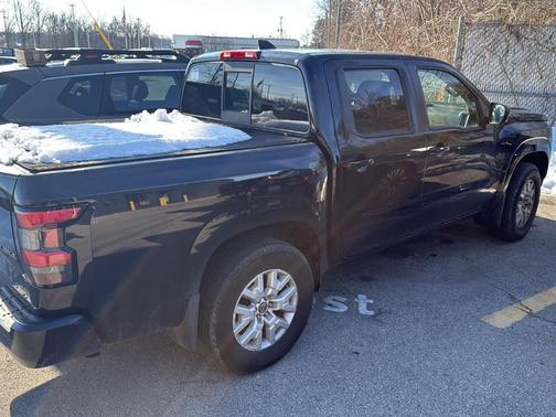 2022 Nissan Frontier SV