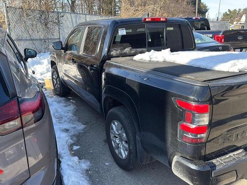 2022 Nissan Frontier SV