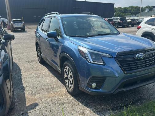 2022 Subaru Forester Premium