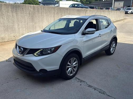 White 2017 Nissan Rogue Sport SV