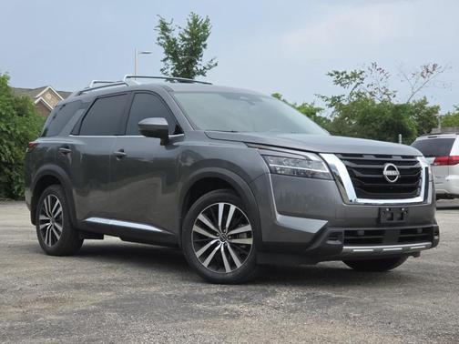 2023 Nissan Pathfinder Platinum