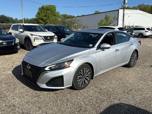 Brilliant Silver Metallic 2023 Nissan Altima 2.5 SV
