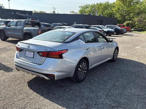 Brilliant Silver Metallic 2023 Nissan Altima 2.5 SV