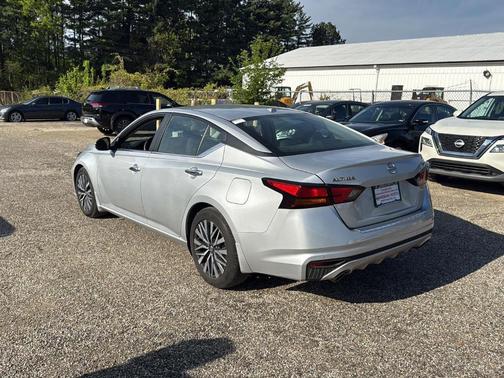 Brilliant Silver Metallic 2023 Nissan Altima 2.5 SV