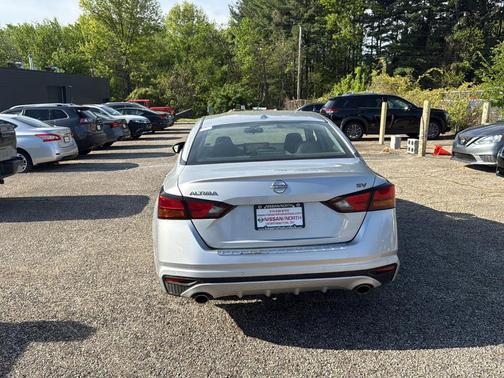 Brilliant Silver Metallic 2023 Nissan Altima 2.5 SV
