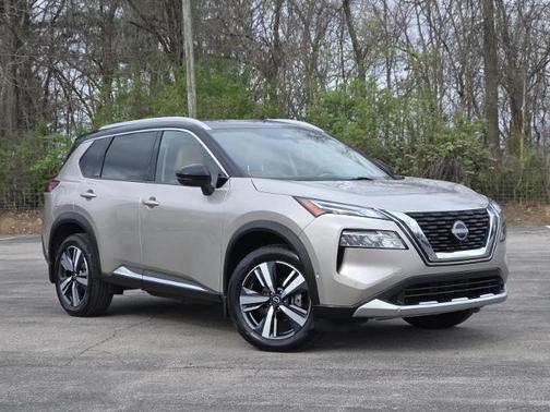 2 Tone Champagne Black Roof 2023 Nissan Rogue Platinum