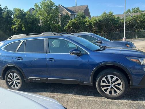 2022 Subaru Outback Premium