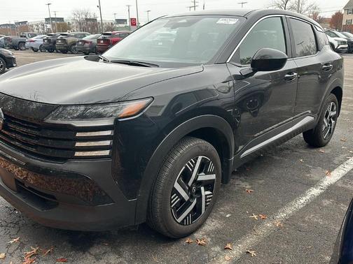 2025 Nissan Kicks SV