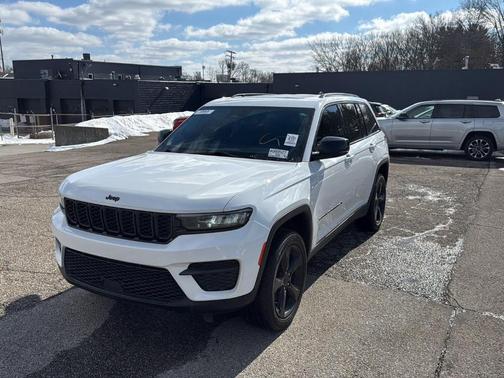 2022 Jeep Grand Cherokee Altitude