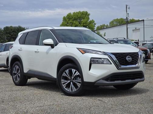 White 2023 Nissan Rogue SV