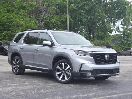 Lunar Silver Metallic 2023 Honda Pilot Elite