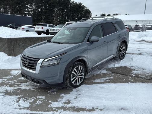 2022 Nissan Pathfinder Platinum