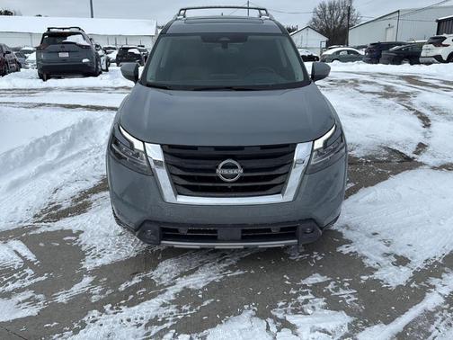 2022 Nissan Pathfinder Platinum