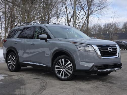 2022 Nissan Pathfinder Platinum