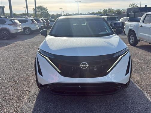 2t Wht Blk Roof 2024 Nissan ARIYA EVOLVE+