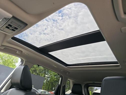 White 2023 Nissan Rogue SV