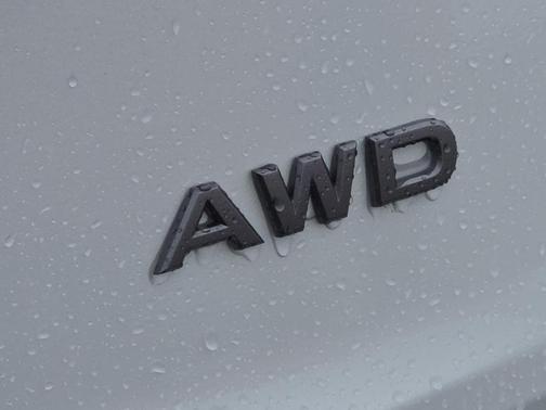Everest White P 2026 Nissan Rogue SV