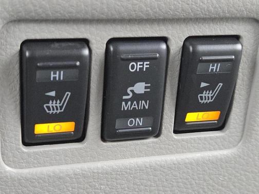 2011 Nissan Quest LE