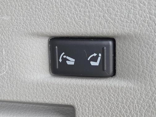 2011 Nissan Quest LE