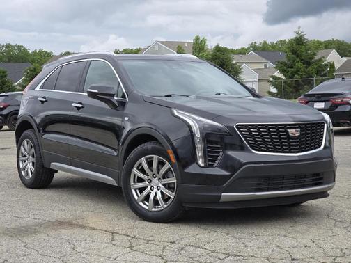 2022 Cadillac XT4 Premium Luxury