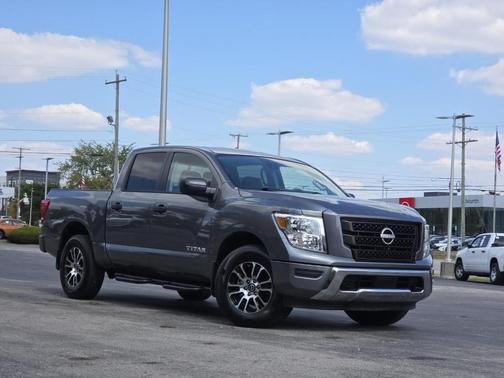 2024 Nissan Titan SV