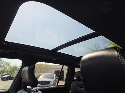 Metallic 2023 Jeep Grand Cherokee Overland