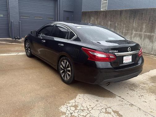Super Black 2018 Nissan Altima 2.5 SV