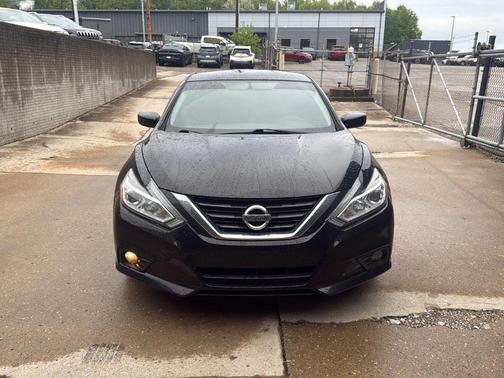 Super Black 2018 Nissan Altima 2.5 SV