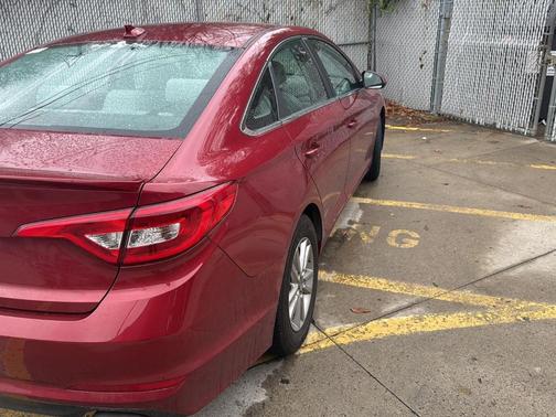 2016 Hyundai SONATA SE