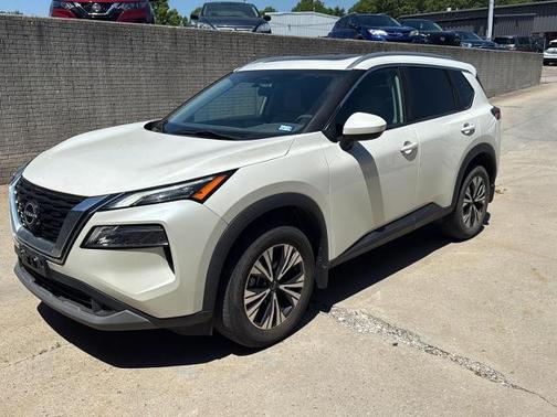 White 2023 Nissan Rogue SV